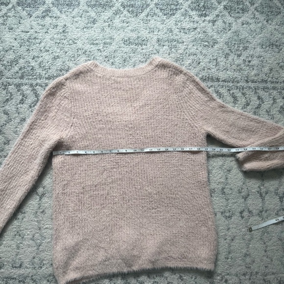 Pink Fuzzy V-Neck Sweater oversized fit - Picture 5 of 7